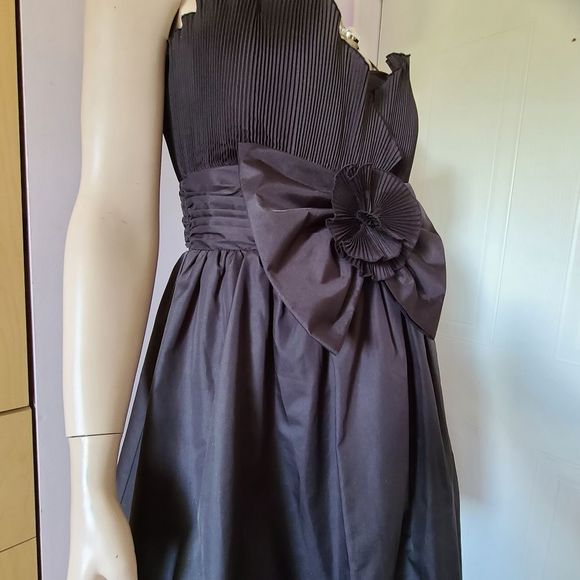 Puff Hemline Party Dress - Picture 5 of 9